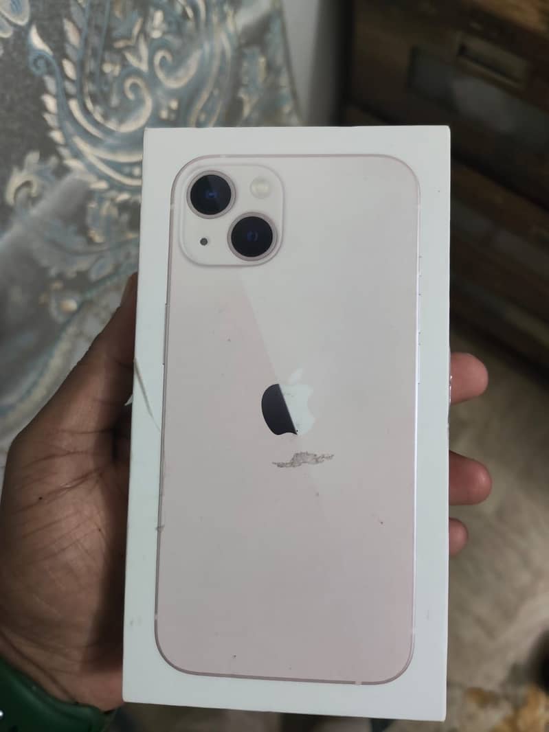Apple iPhone 13 8