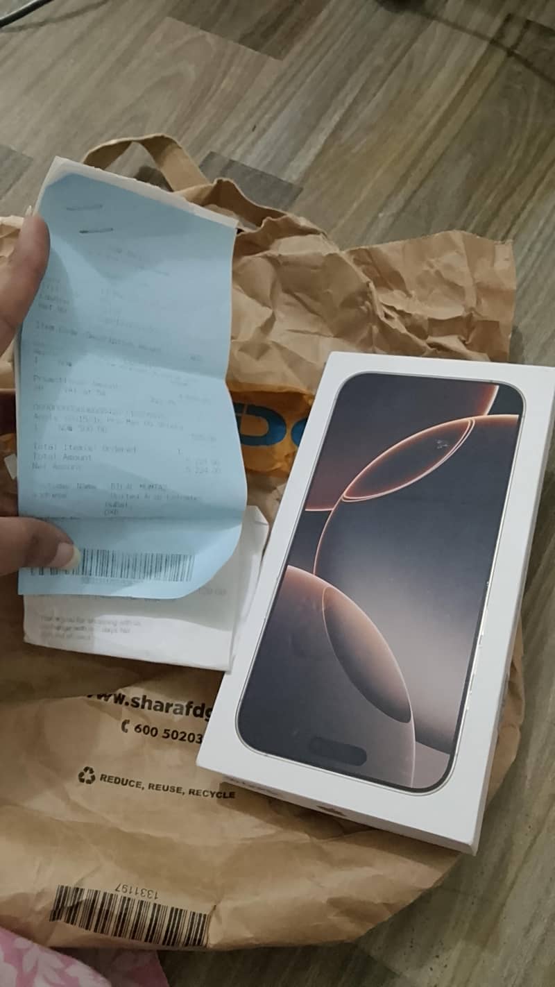 Apple iPhone 16 Pro Max 2