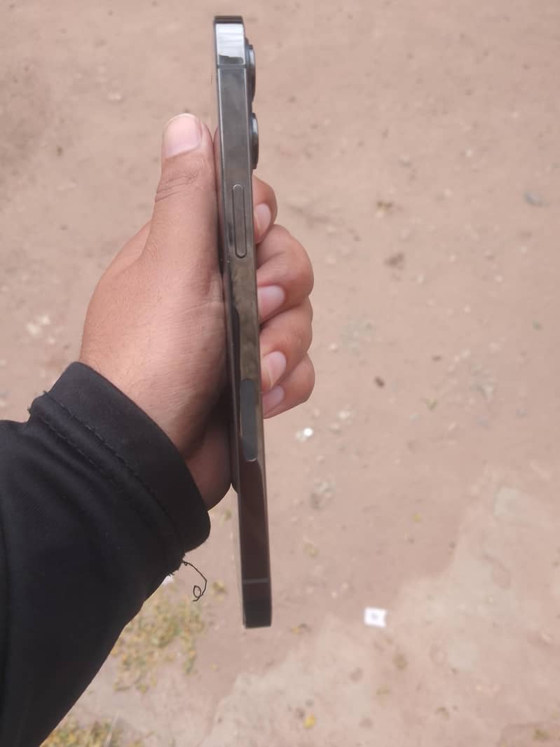 Apple iPhone 12 Pro Max 4