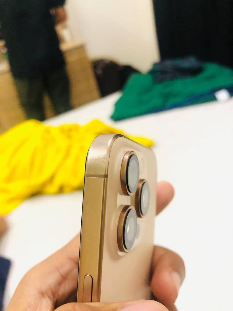 IPhone 16 Pro 4