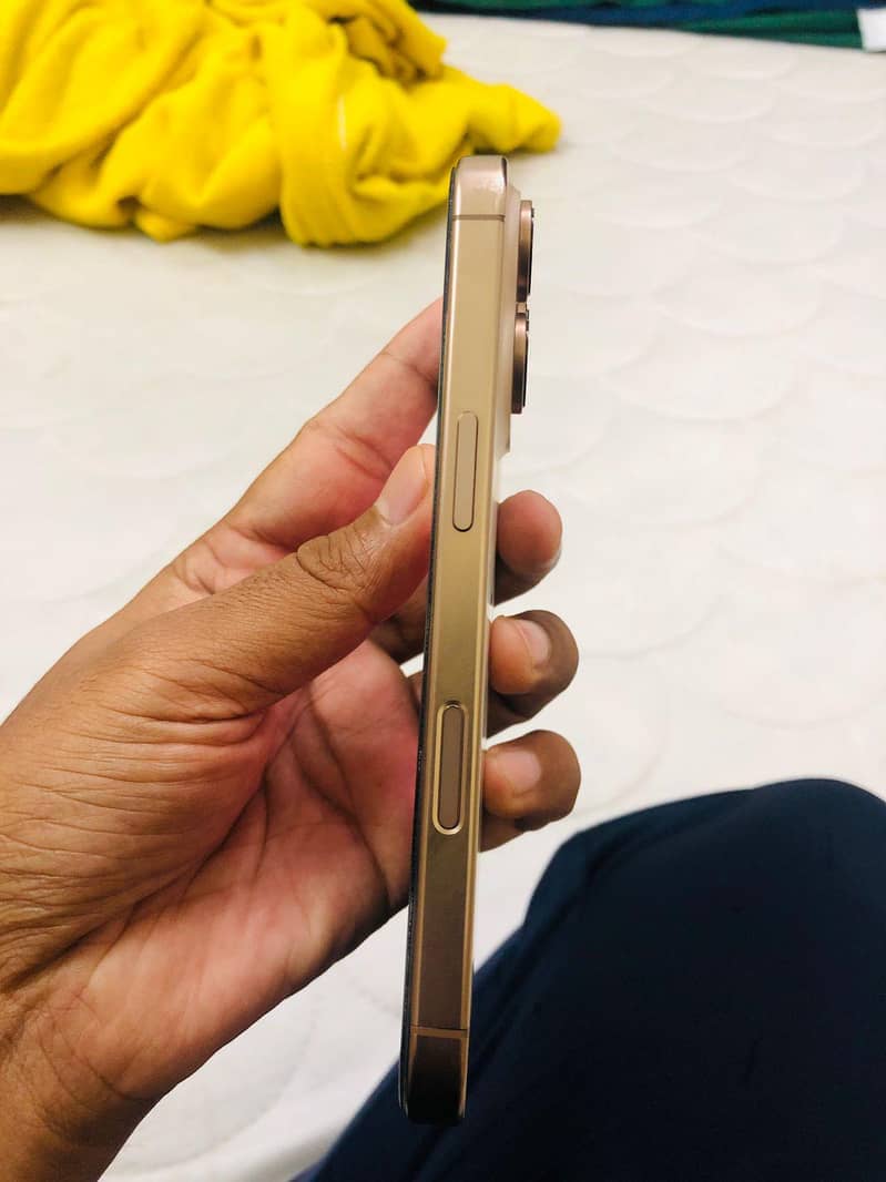 IPhone 16 Pro 6
