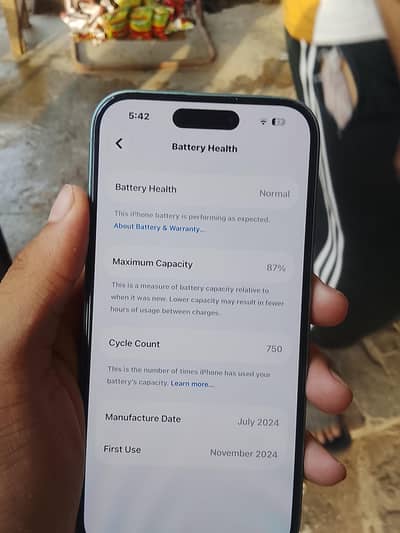 Apple iPhone 16