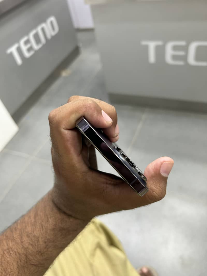 iPhone 14 Pro Max 4