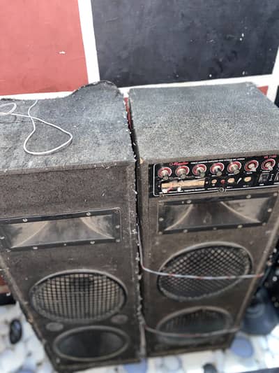 Pakistani sound speakers