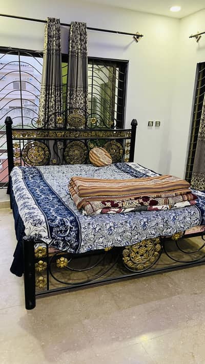 Bed set for sale