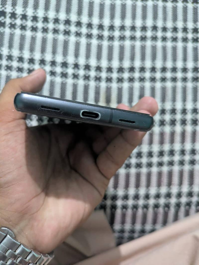 Google Pixel 7a 5