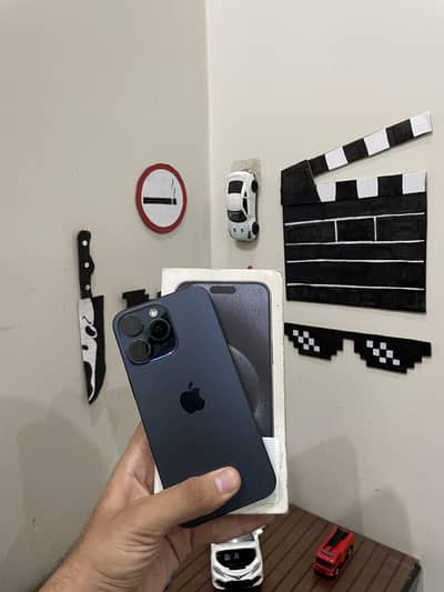 iPhone 15 Pro Max JV
