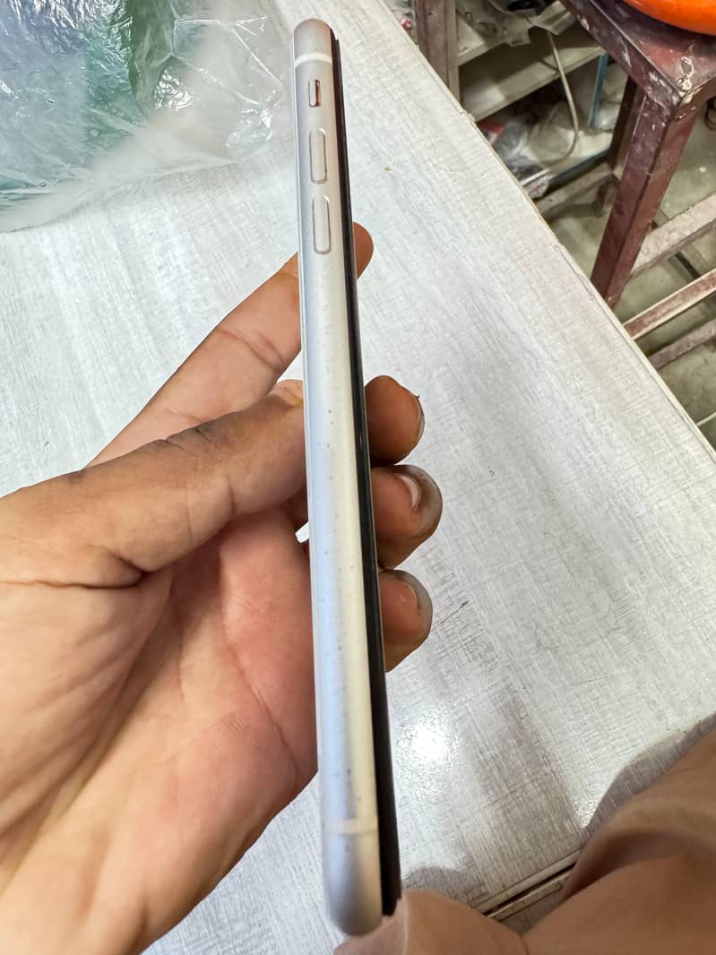 Apple iPhone 11 5