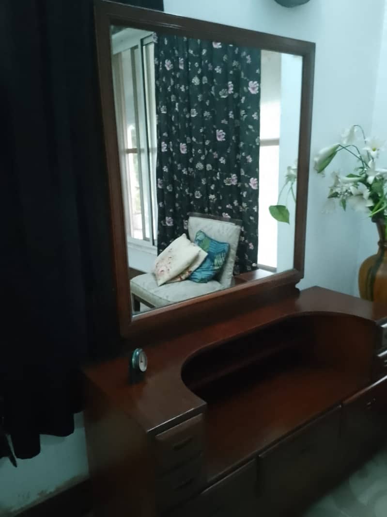 Solid wooden bed set. 3
