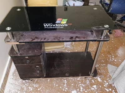 computer table hai halat Apke samne hain