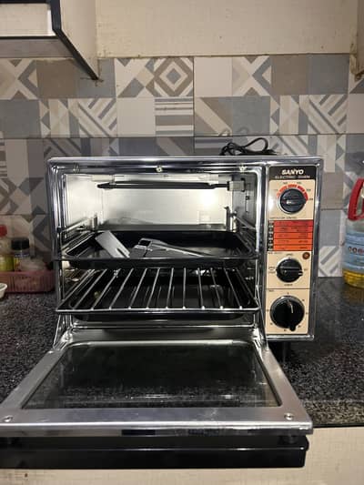 Vintage Sanyo SK-6000 Electric Oven - Brand New / Never Used