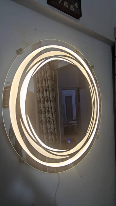 round LED decorative bathroom/vanity mirror