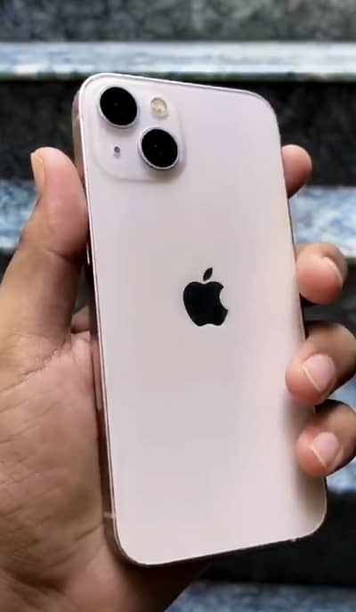 Apple iPhone 13