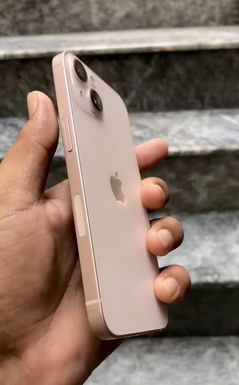 Apple iPhone 13 1
