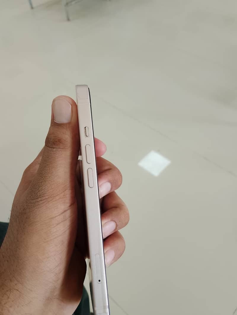 Apple iPhone 13 2