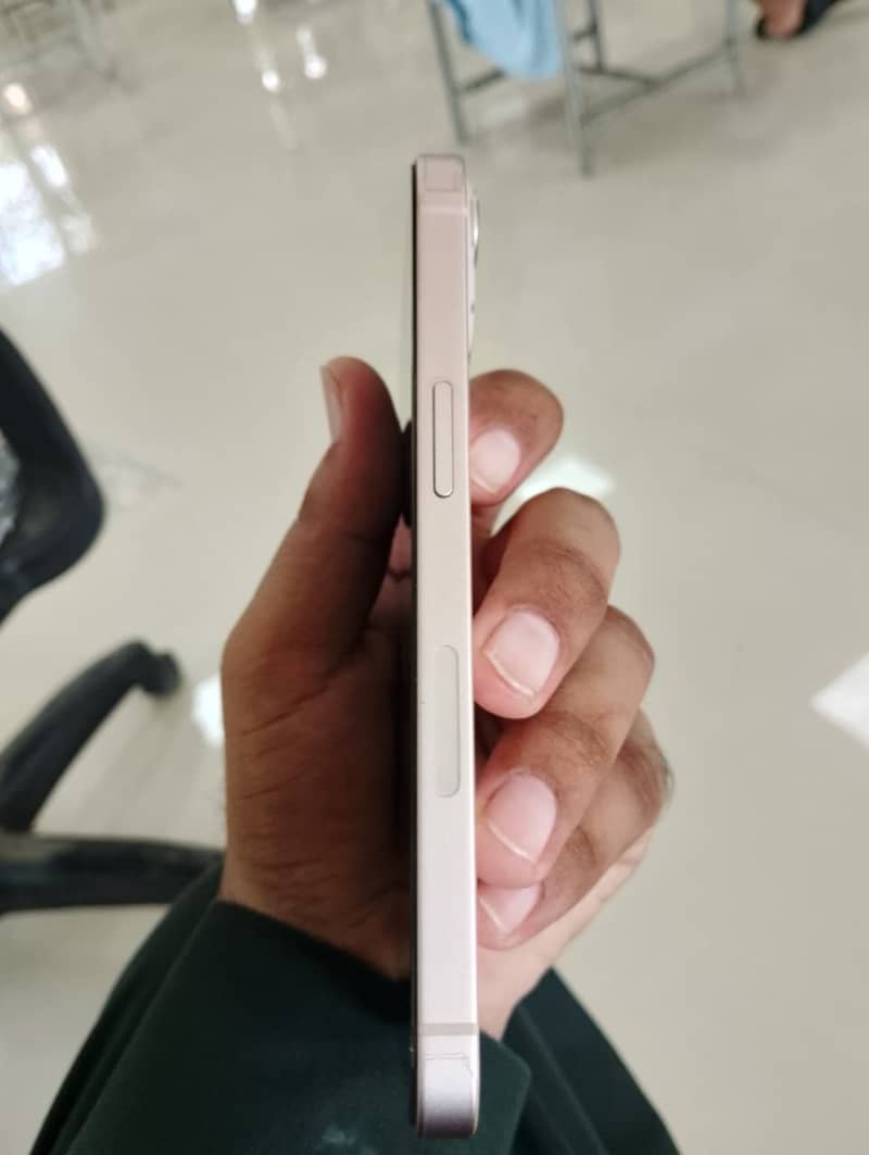 Apple iPhone 13 3