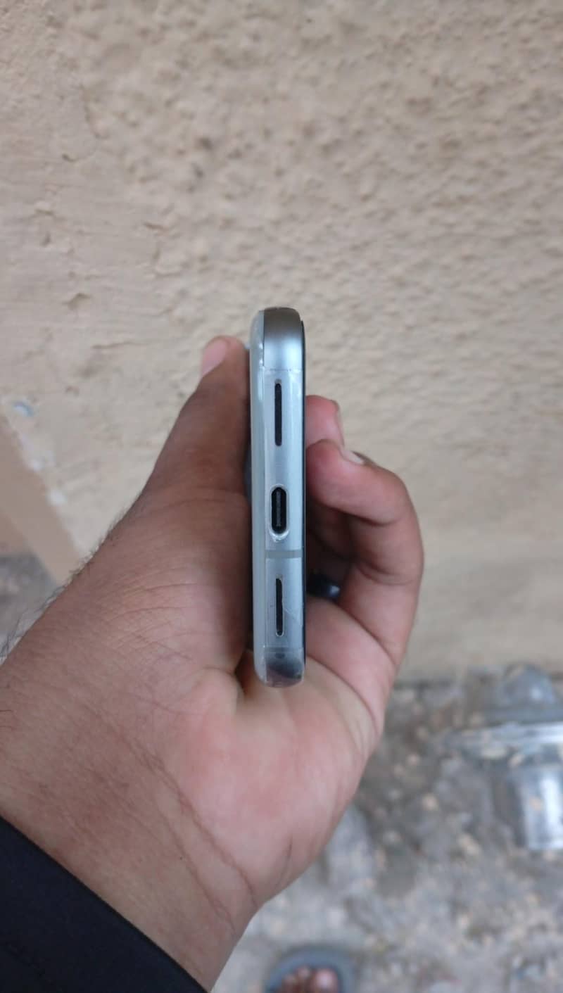 Google Pixel 8 3