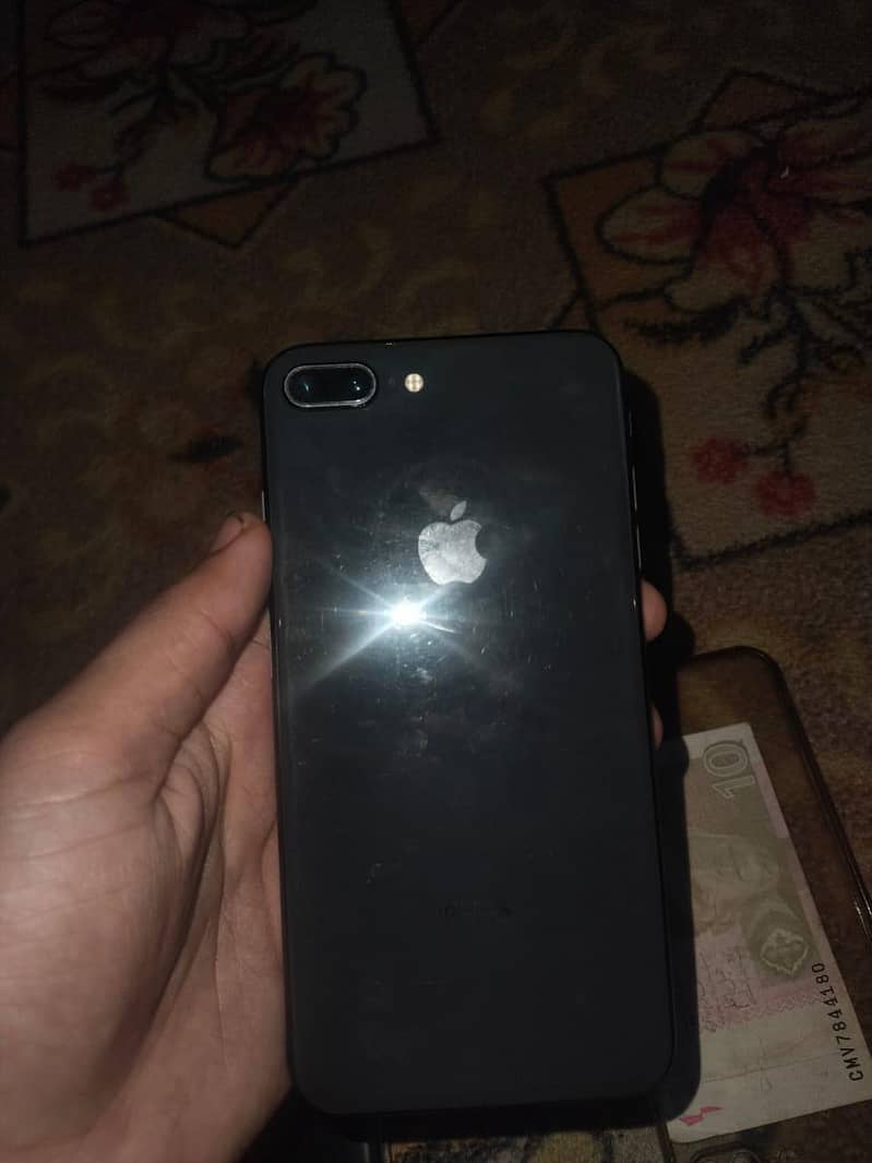 Apple iPhone 8 Plus 2