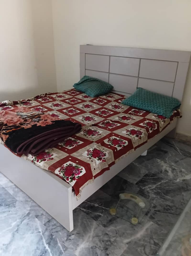 1 Master bed set 0