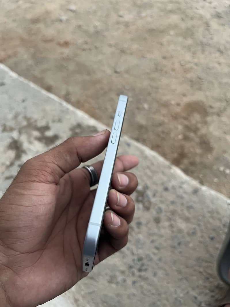 Apple iPhone 15 2