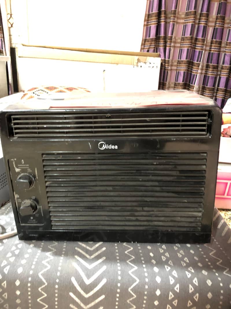Black AC 0