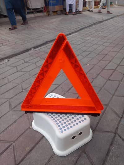 HAZARD REFLECTION STAND