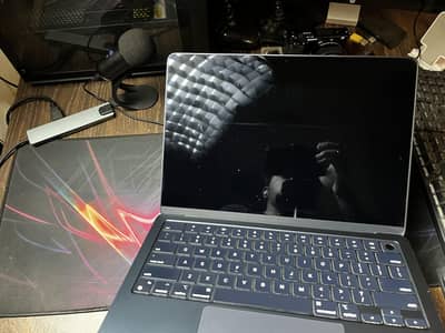 MacBook Air M2 2022 (13.6") - 8GB RAM / 256GB SSD