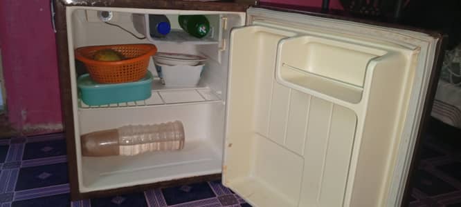ROOM  REFRIGERATOR