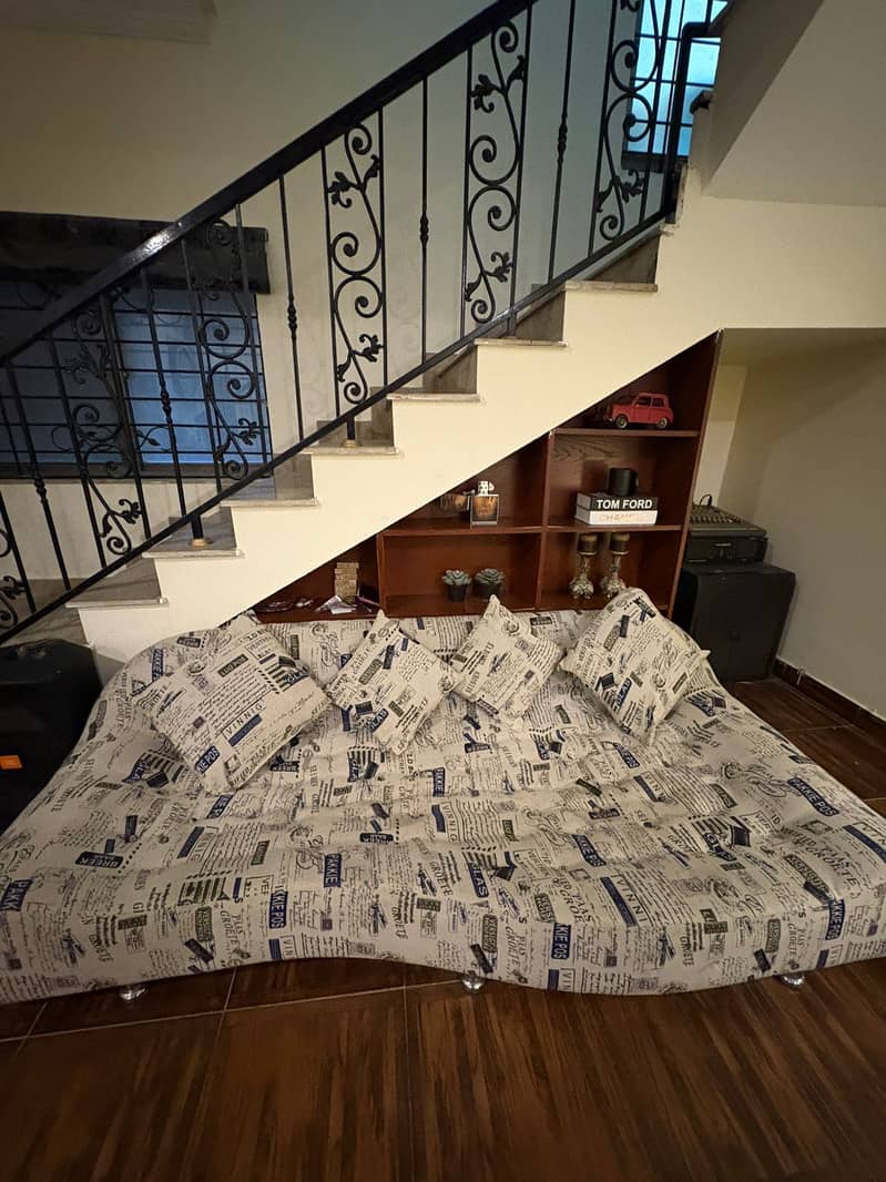 Tables, sofa 1