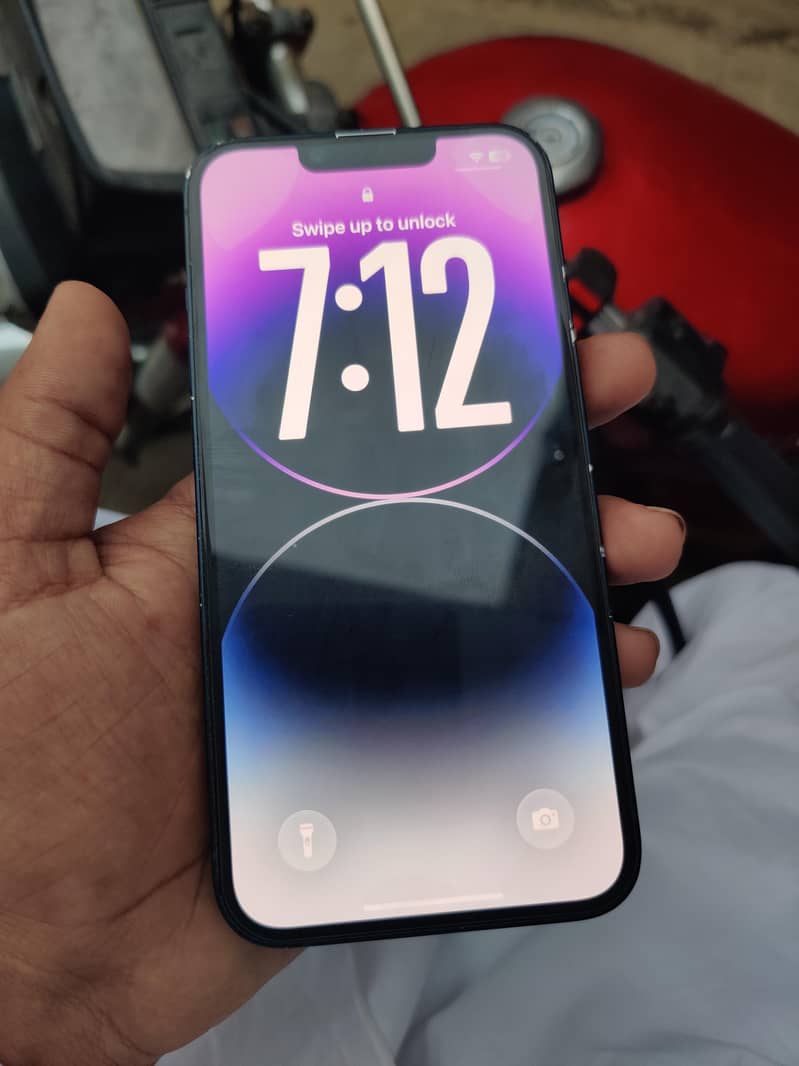 Apple iPhone 14 3