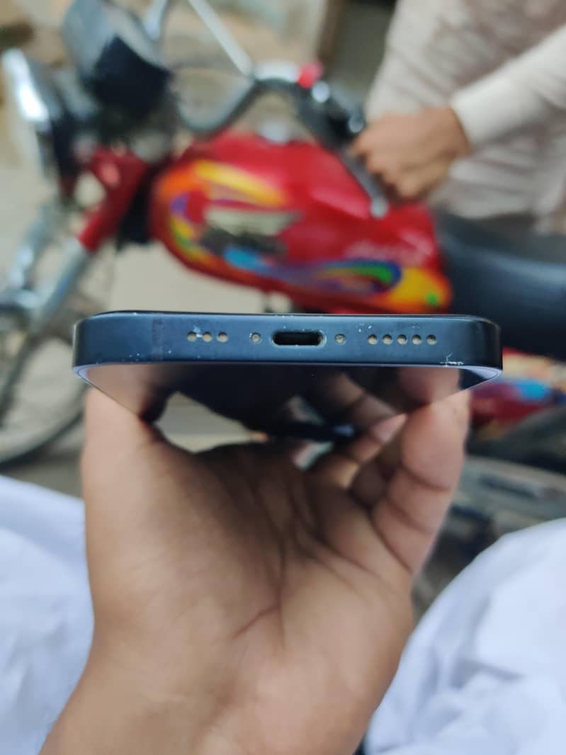 Apple iPhone 14 5