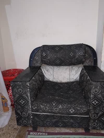 6-Seater Sofa Set – Good Condition