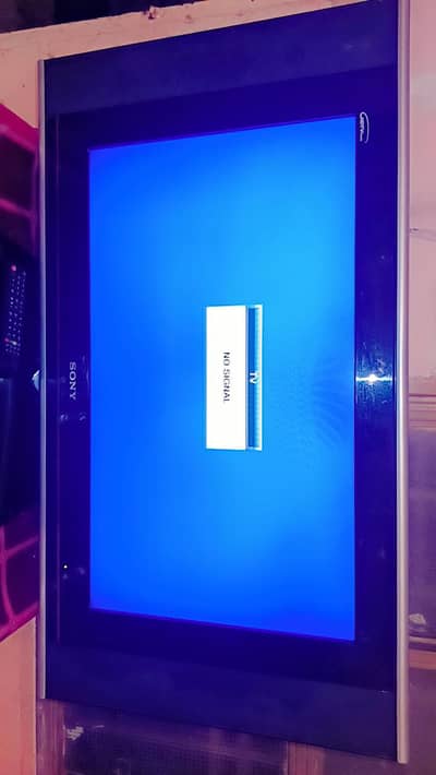 Sony company size 32 inches
