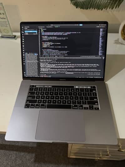 Macbook Pro 2019 i9 - 32GB RAM 1TB SSD - 8GB AMD GPU