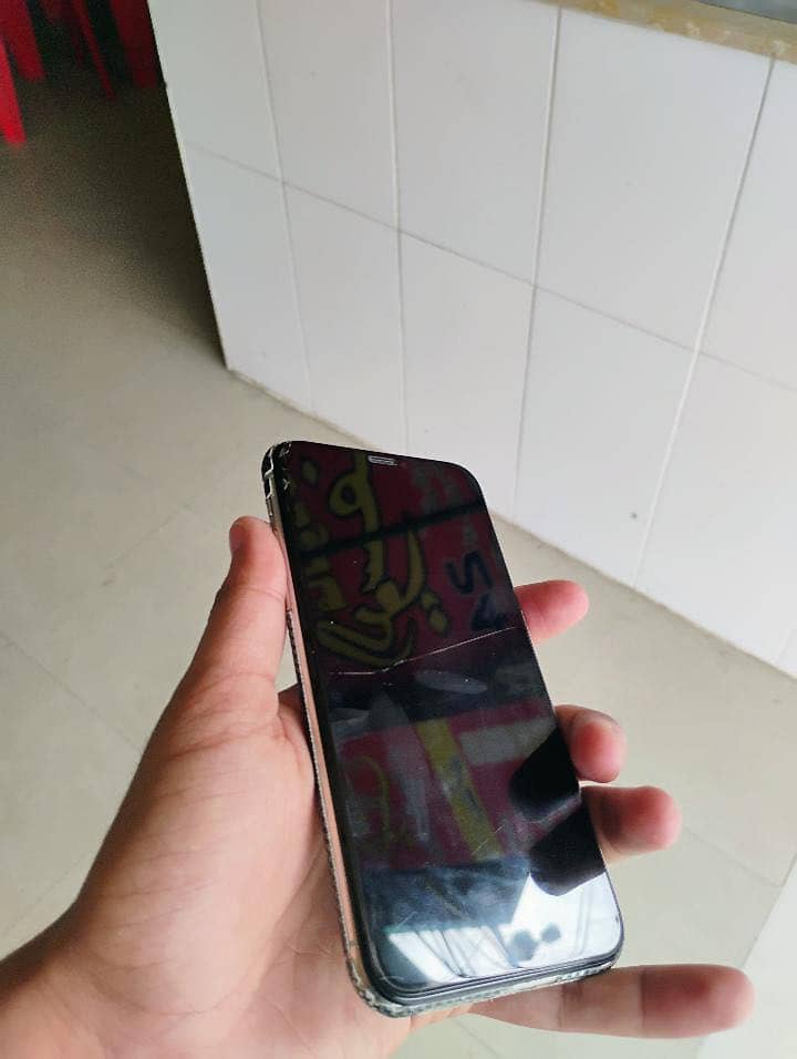 Apple iPhone X 4