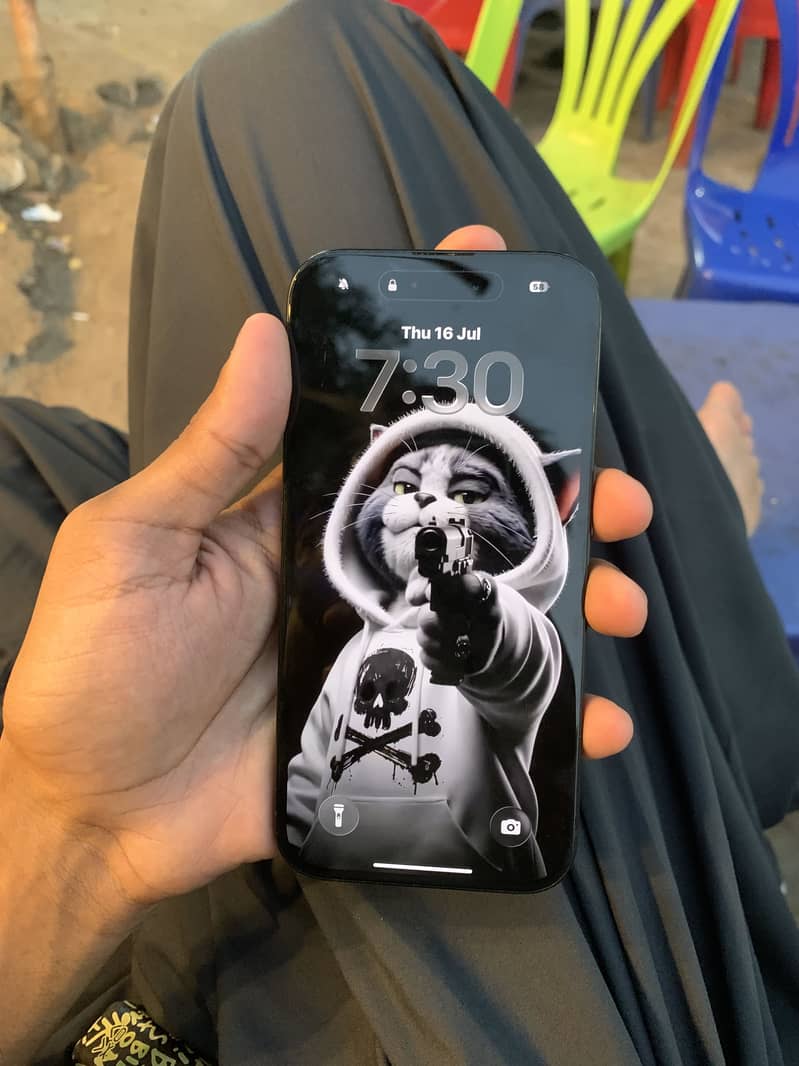 Apple iPhone 16 5