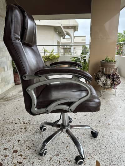 Executive Office Chair | High Back | Good Condition |