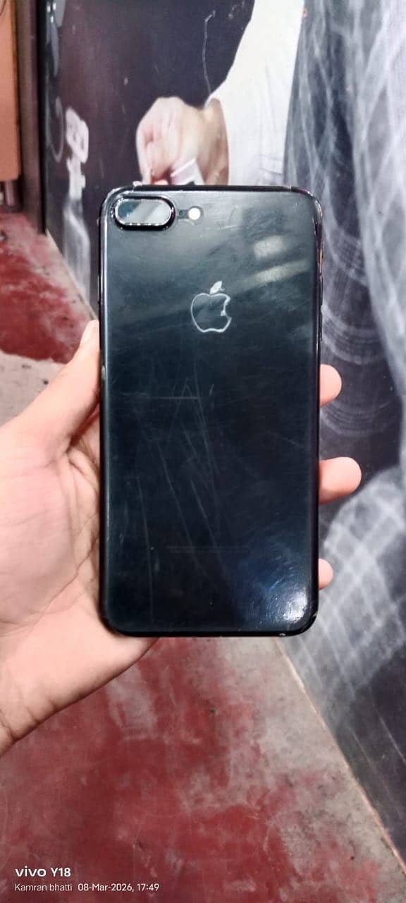 Apple iPhone 7 Plus 2