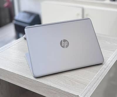 HP Folio 1040 Core i5 4th Generation (Ram 4GB + SSD 128GB) Metal Body