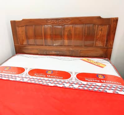 King Size solid wood brand new condition bilkul use nhi hwa