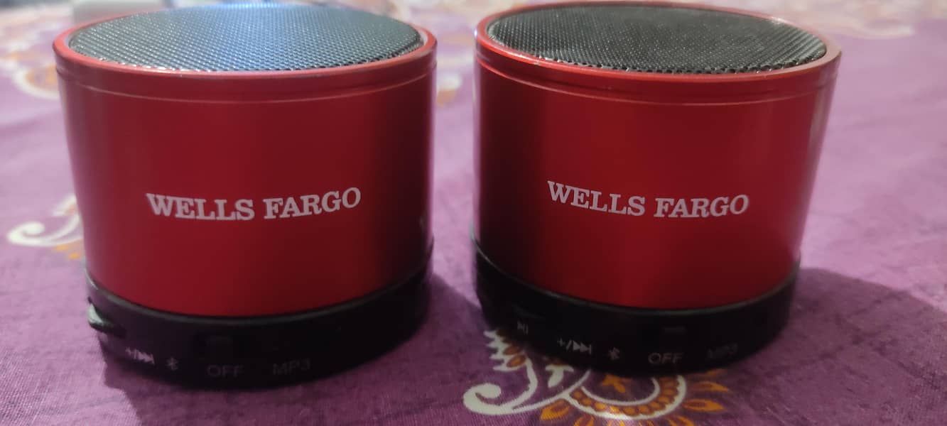 2 Bluetooth speakers 0
