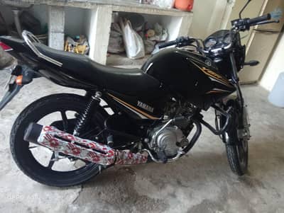 yamaha 125ybr black colour