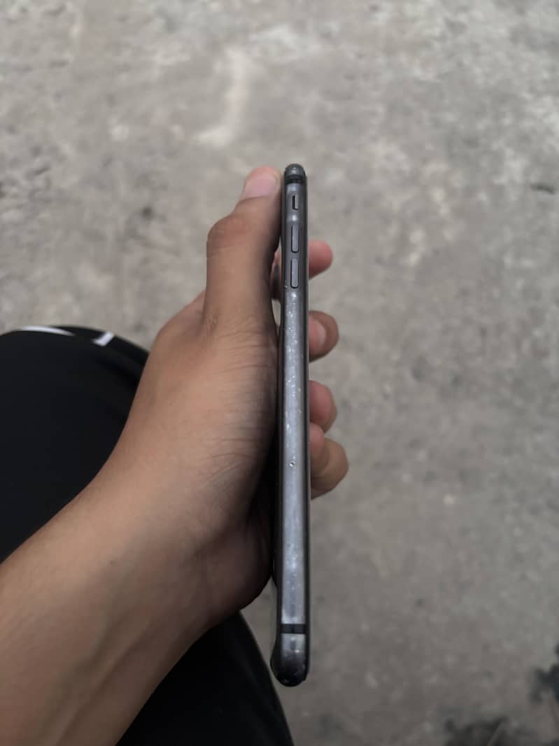 Apple iPhone 8 Plus 3