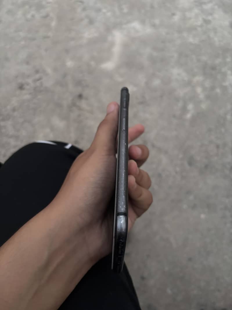 Apple iPhone 8 Plus 4
