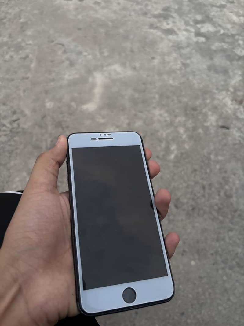 Apple iPhone 8 Plus 6