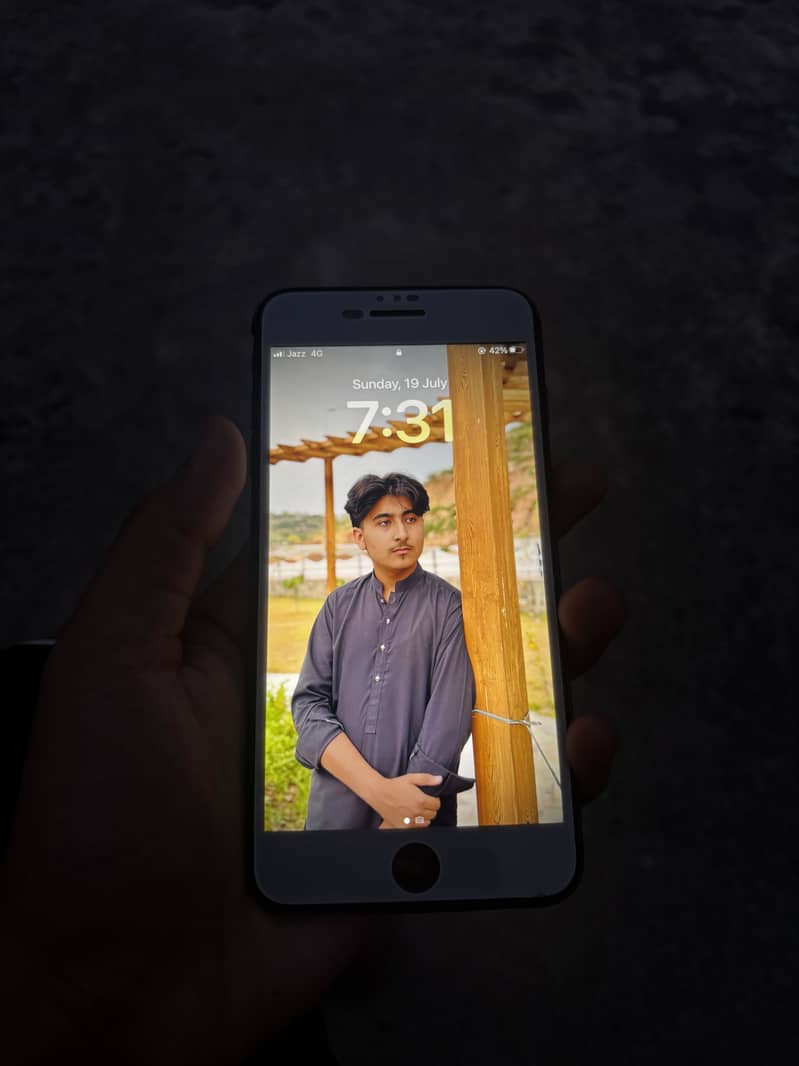 Apple iPhone 8 Plus 7