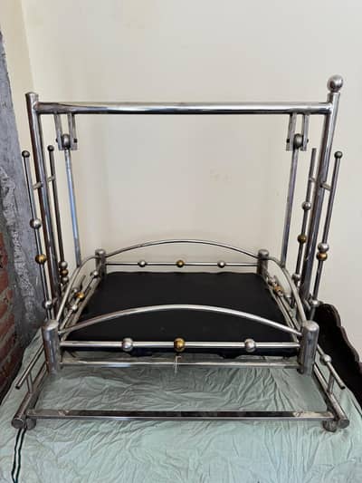 Jhoola for kids. in very good condition.
