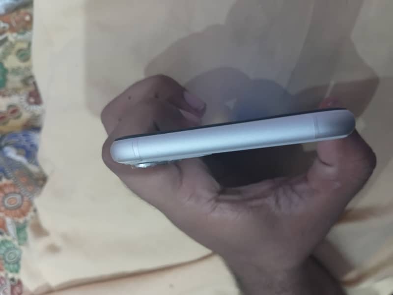 Apple iPhone 11 5