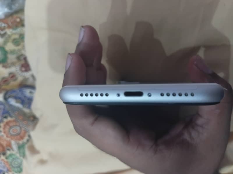 Apple iPhone 11 6