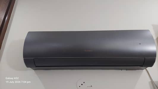 Gree Fairy 1.5 Ton DC Inverter AC (Black Color)